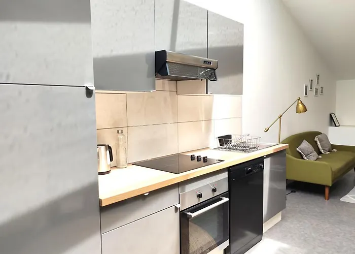 Beautiful Duplex With Ac - Place Du Palais 아파트