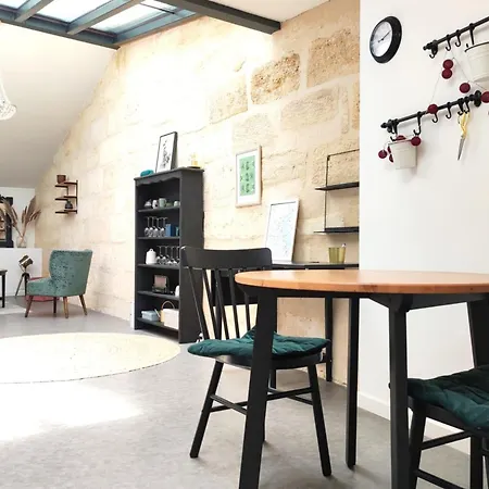 Διαμέρισμα Beautiful Duplex With Ac - Place Du Palais Μπορντό